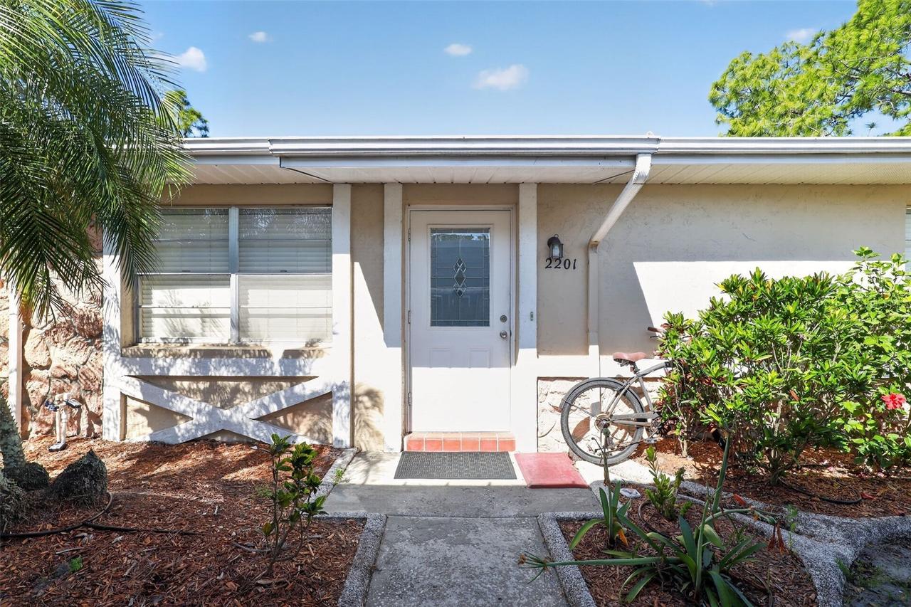 2201 Holkham Pl., Sun City Center, FL 33573