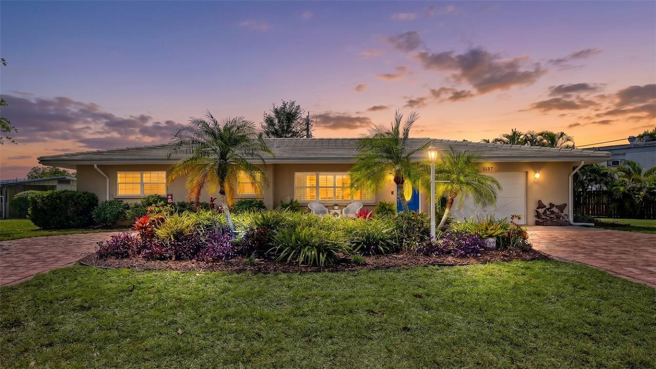 3537 S School Ave., Sarasota, FL 34239