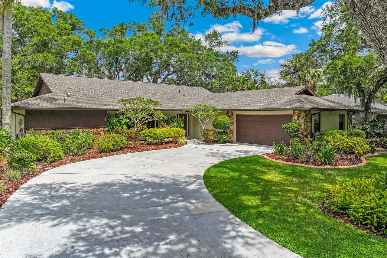 4587 Friar Tuck Ln., Sarasota, FL 34232