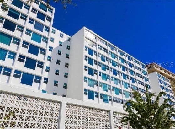 33 S Gulfstream Ave. #704, Sarasota, FL 34236