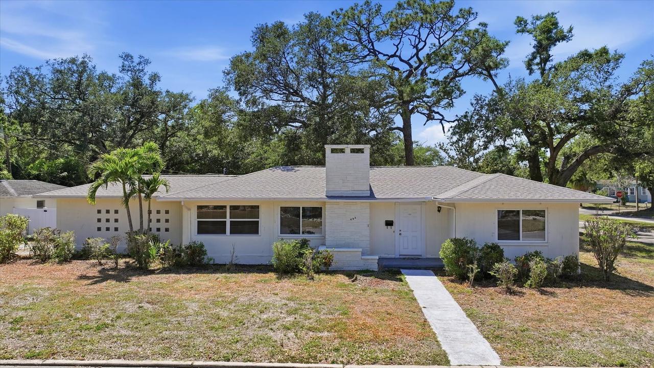 602 32nd St., Bradenton, FL 34205