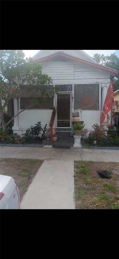 2126 W Pine St., Tampa, FL 33607
