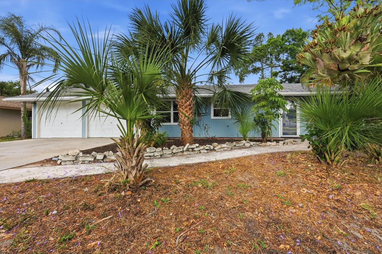 902 37th St., Bradenton, FL 34205