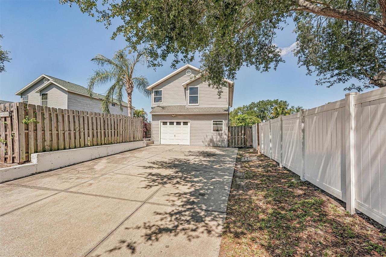 5102 Moeller Ave., Sarasota, FL 34233
