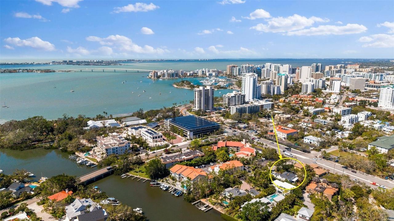 813 Hudson Ave., Sarasota, FL 34236
