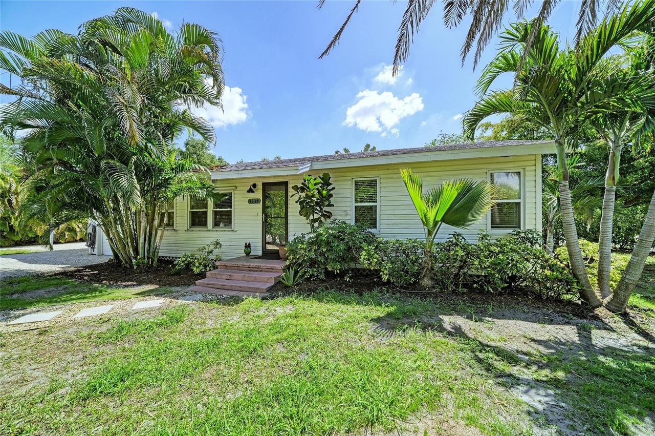 3710 Rilma Ave., Sarasota, FL 34234