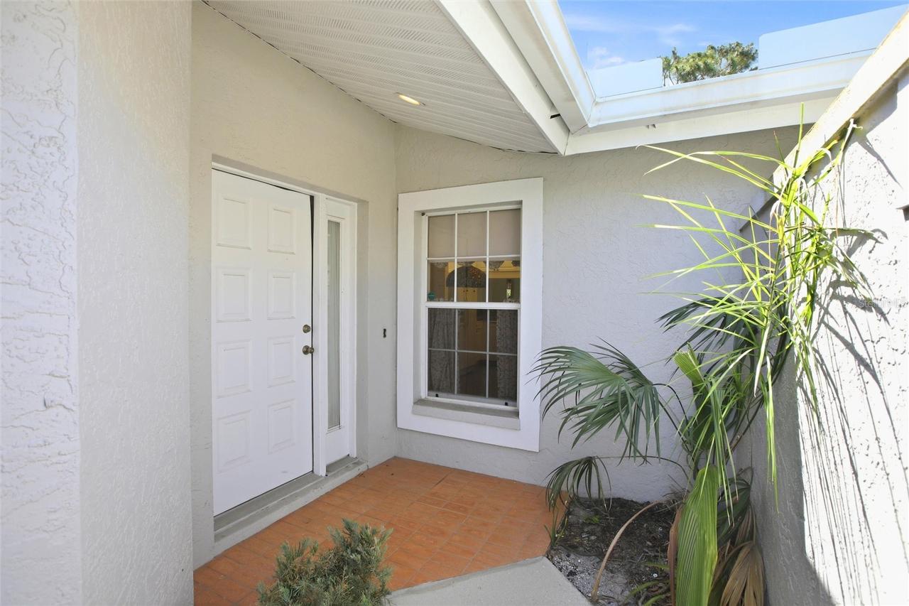 5576 Country Club Way, Sarasota, FL 34243