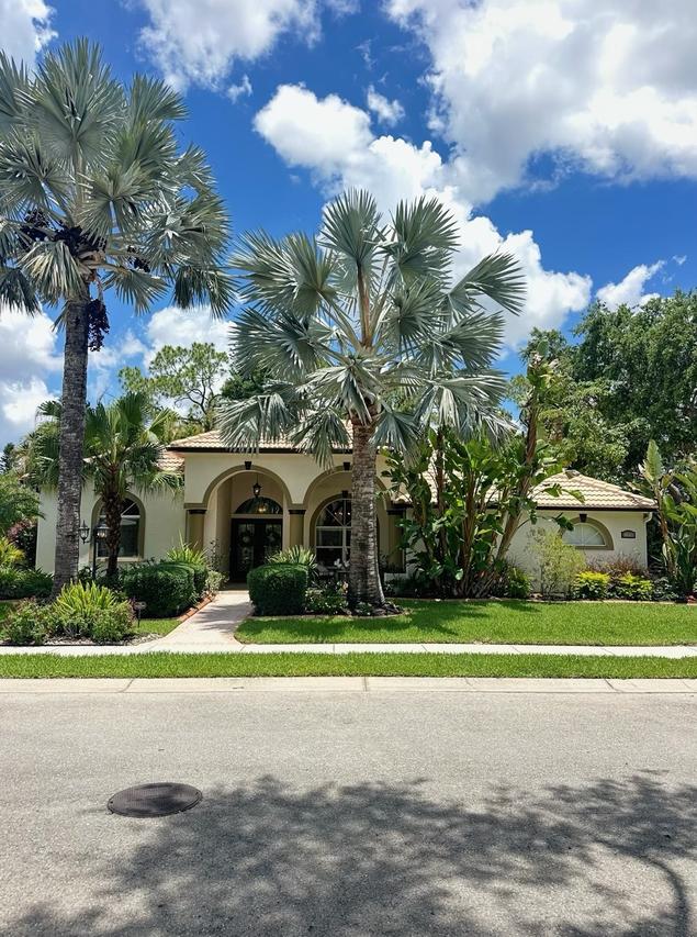 8005 Desoto Woods Dr., Sarasota, FL 34243