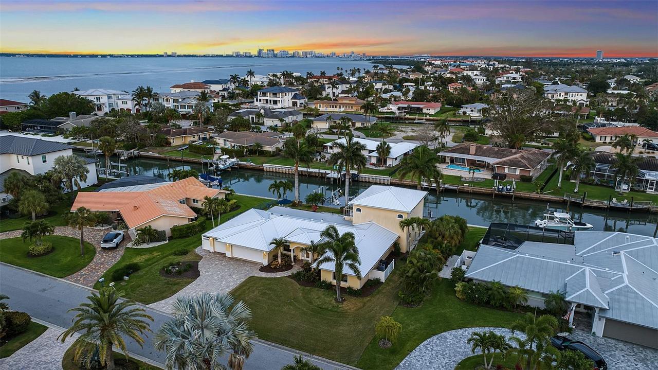 524 Hornblower Ln., Longboat Key, FL 34228