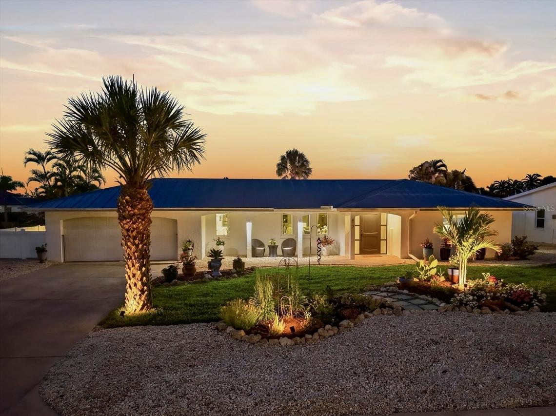617 Dundee Ln., Holmes Beach, FL 34217