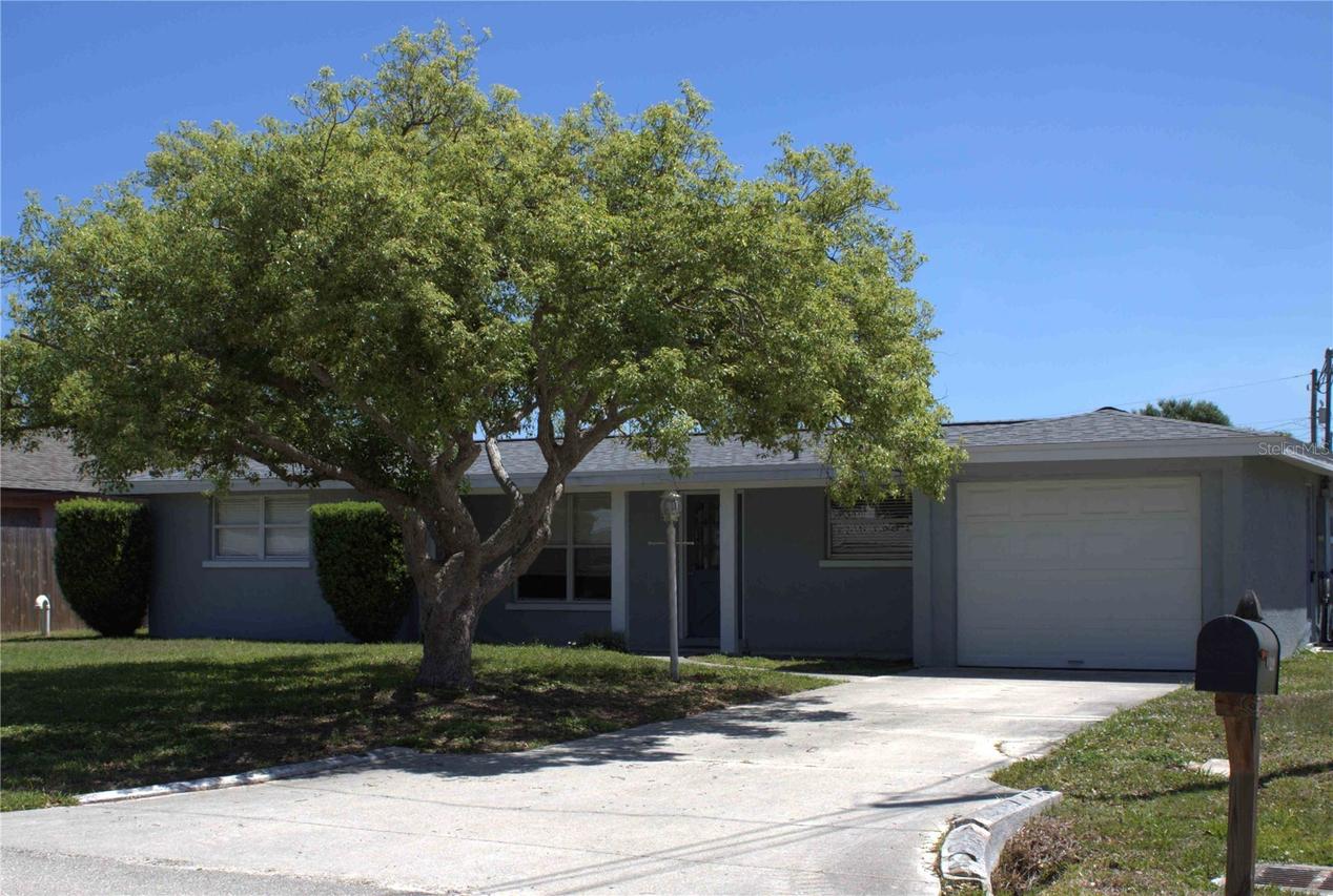 3219 Cambridge Dr., Sarasota, FL 34232