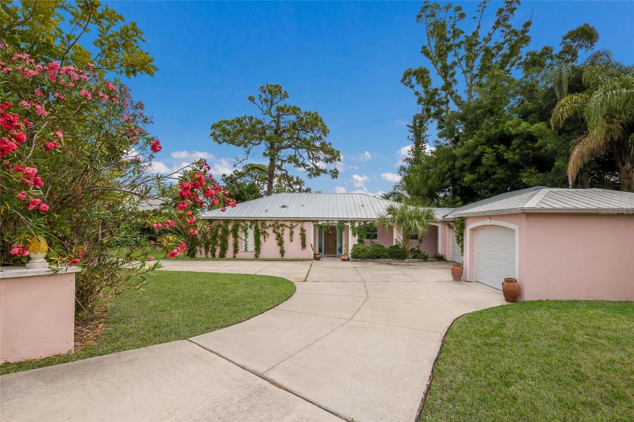 719 58th St., Bradenton, FL 34209