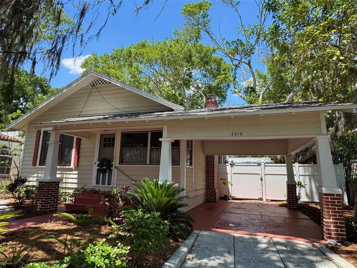 2210 14th Ave., Bradenton, FL 34205