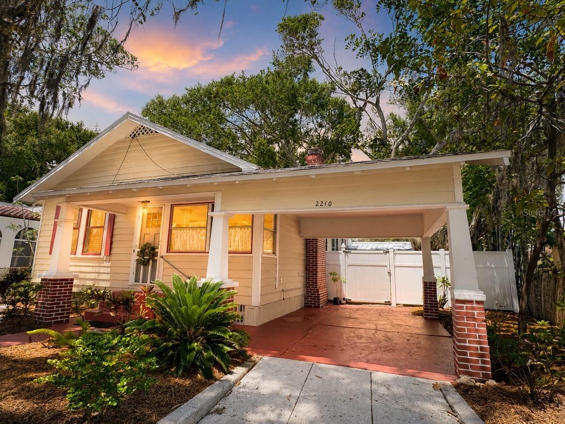 2210 14th Ave., Bradenton, FL 34205