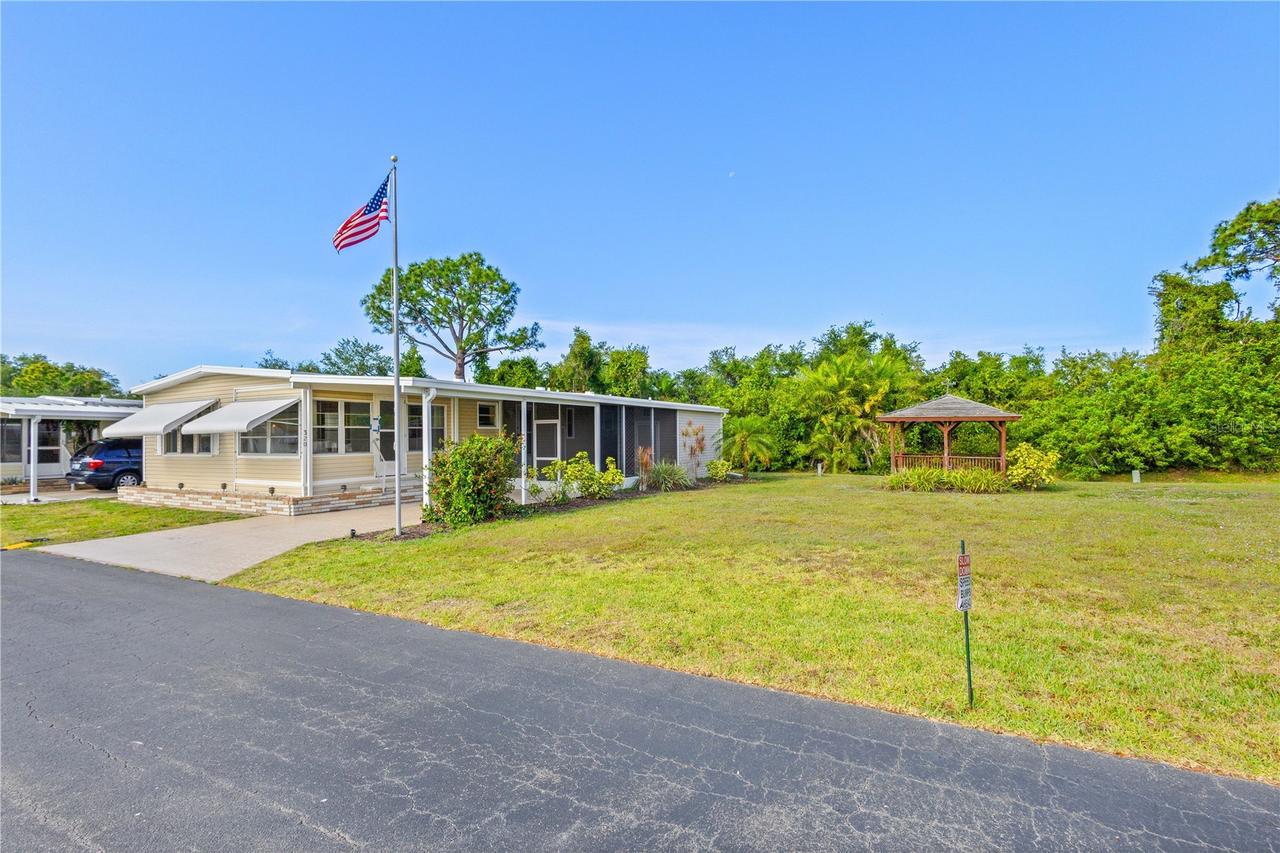 320 Tropic Dr., Osprey, FL 34229