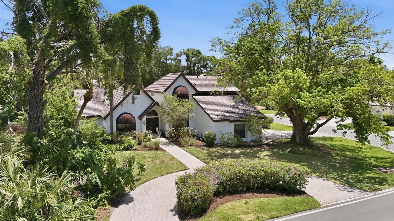 4689 Pine Harrier Dr., Sarasota, FL 34231