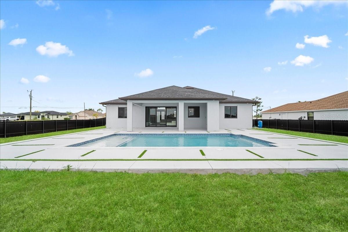 1925 NW 15th Ter., Cape Coral, FL 33993