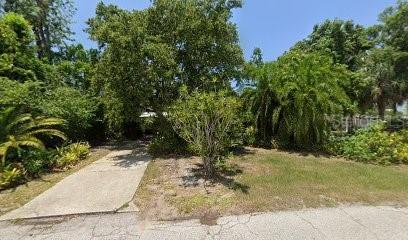 2742 S East Ave., Sarasota, FL 34239