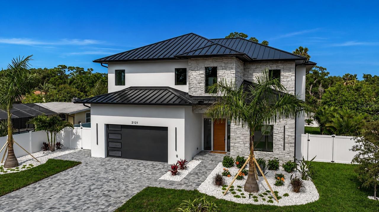 2121 Clematis Ct., Sarasota, FL 34239