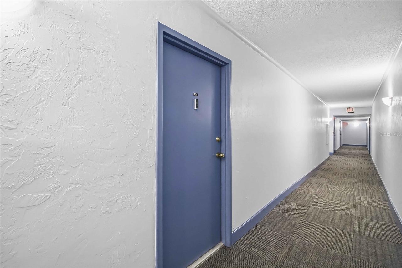 2901 26th St W #408, Bradenton, FL 34205
