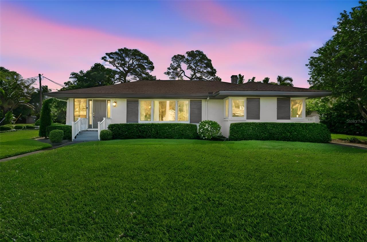 301 26th St., Bradenton, FL 34205