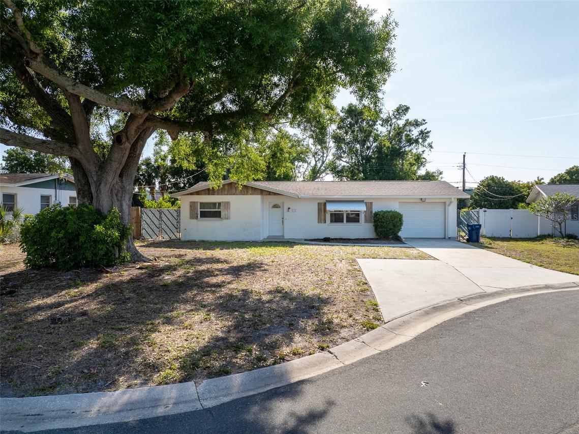 412 62nd St., Bradenton, FL 34209