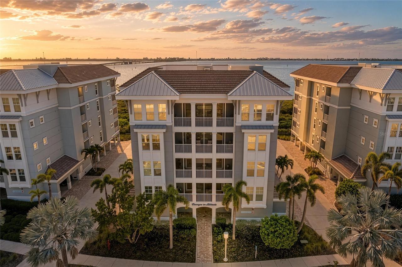 392 Aruba Cir. #102, Bradenton, FL 34209