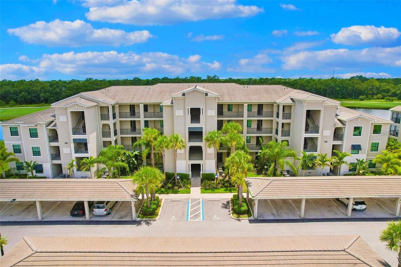 17704 Gawthrop Dr #201, Bradenton, FL 34211