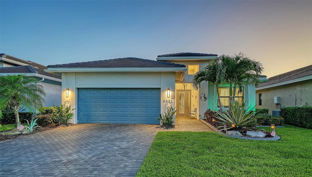 4921 Surfside Cir., Bradenton, FL 34211