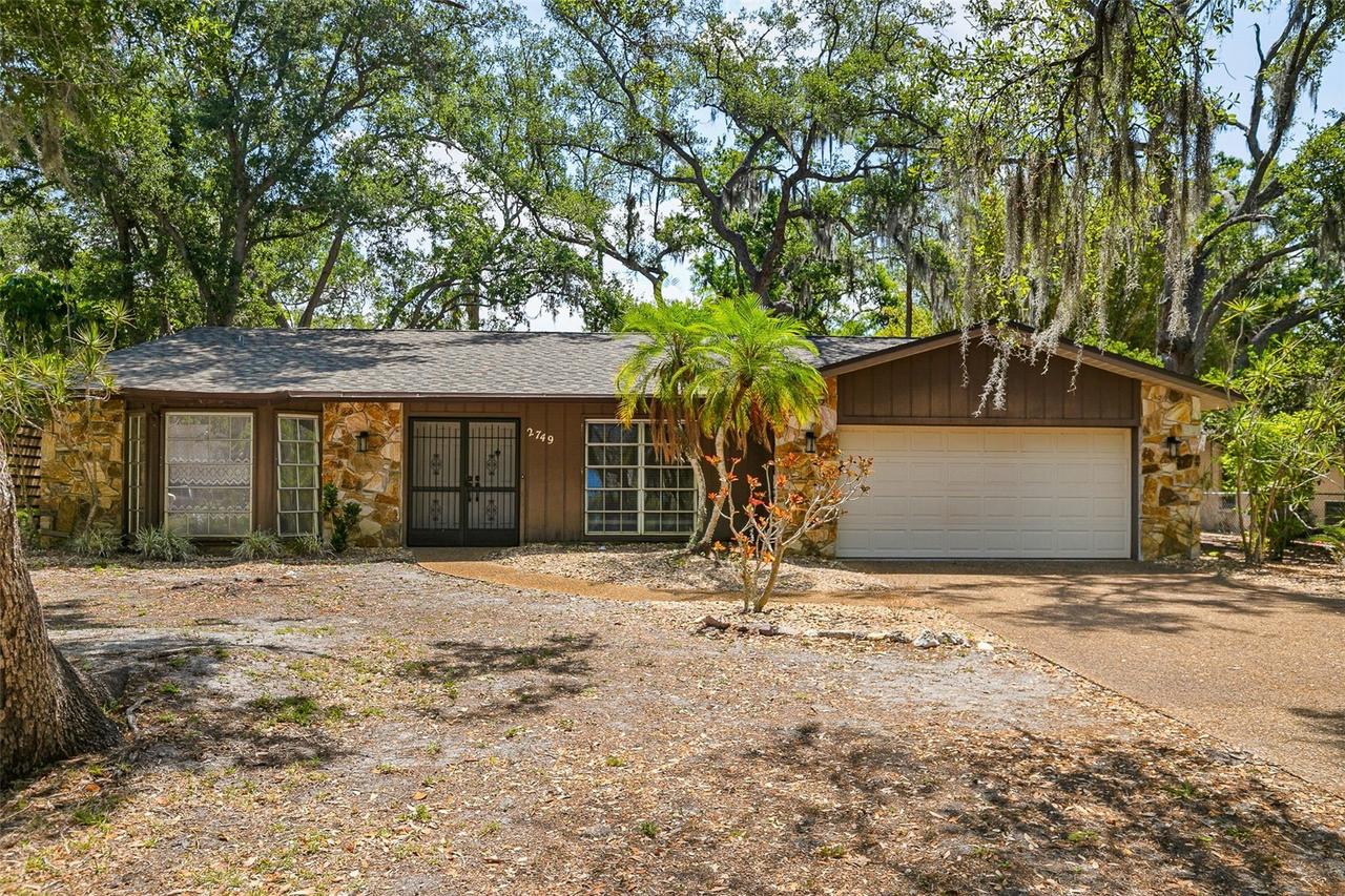 2749 Greendale Dr., Sarasota, FL 34232