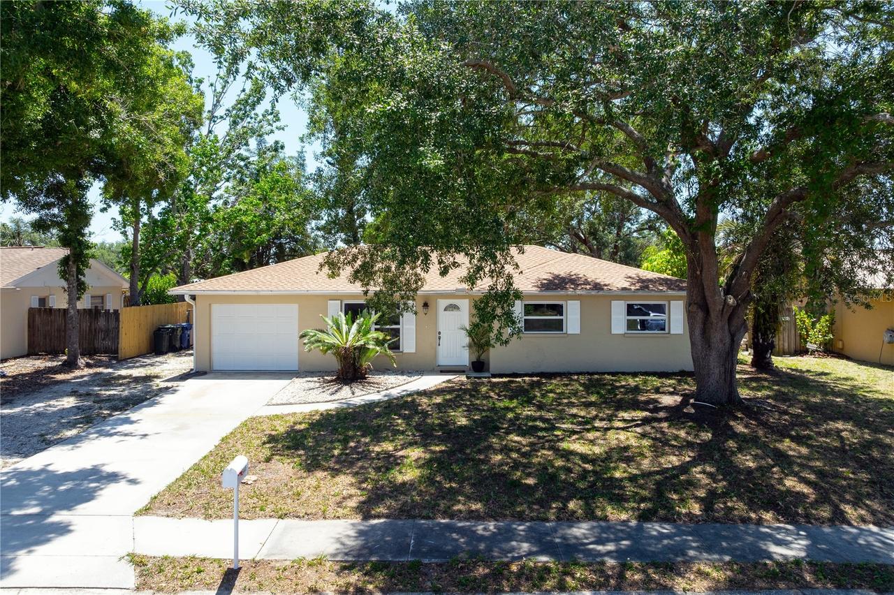 5446 Foxwood Dr., Sarasota, FL 34232