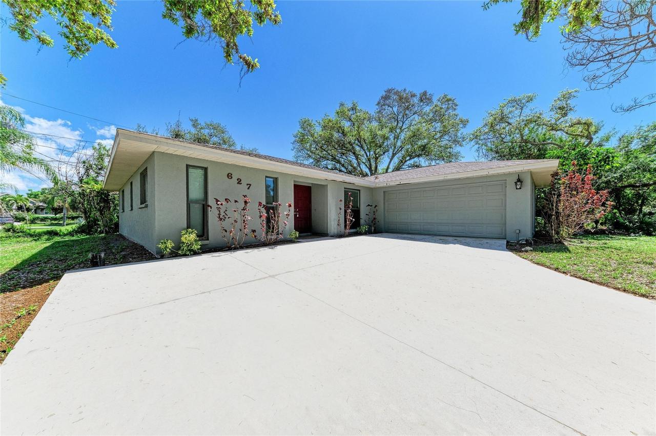 627 Alligator Dr., Venice, FL 34293