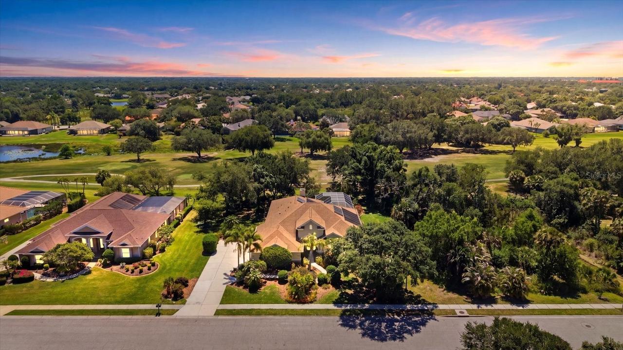 10010 Cherry Hills Avenue Cir., Bradenton, FL 34202