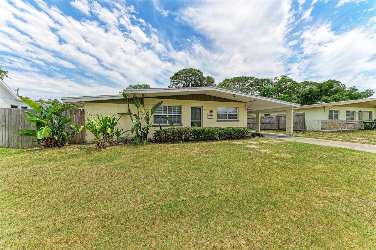 2564 Wood St., Sarasota, FL 34237