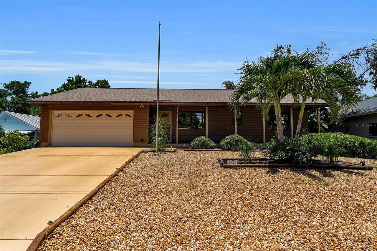 7206 8th Ave., Bradenton, FL 34209