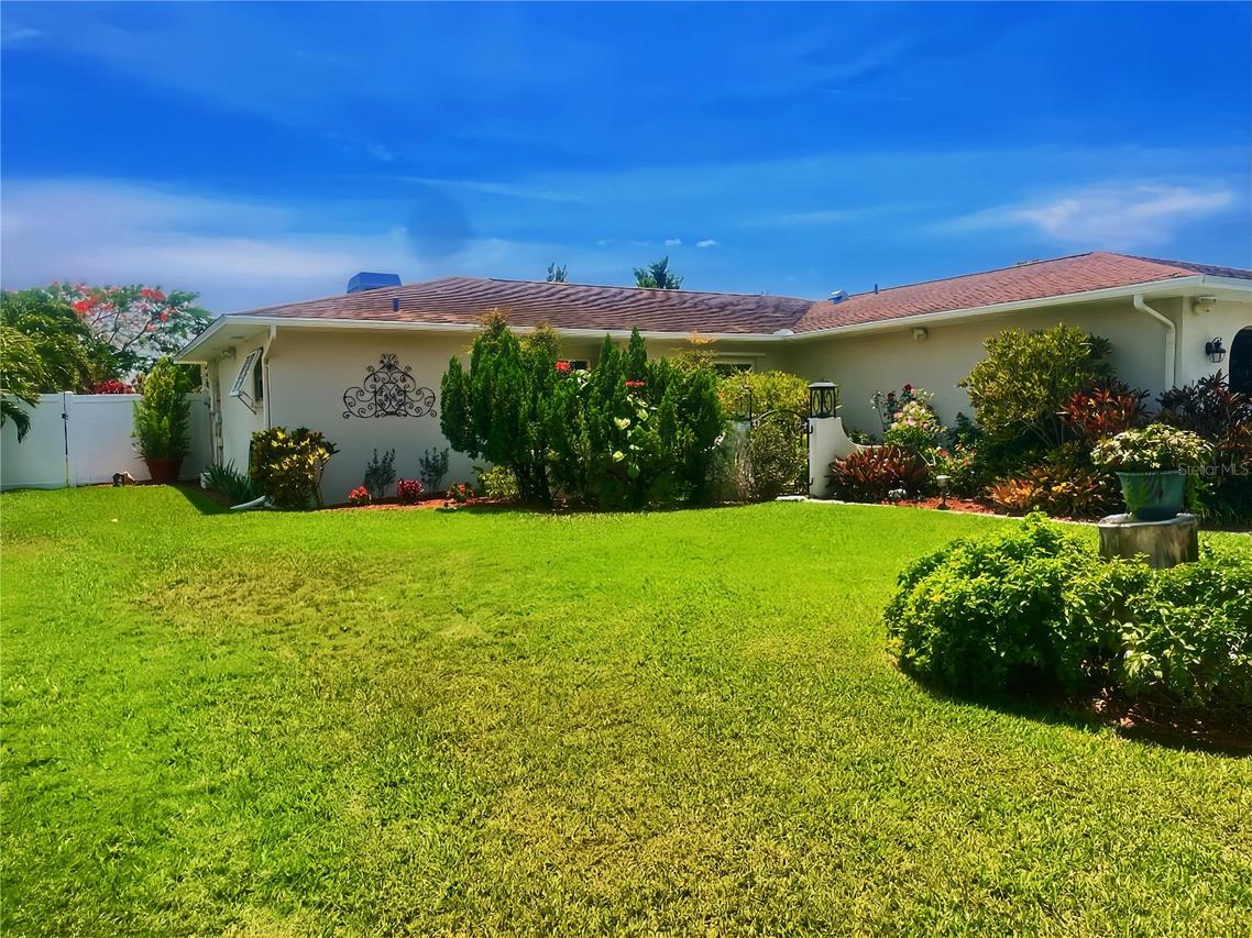 7225 8th Avenue Loop, Bradenton, FL 34209