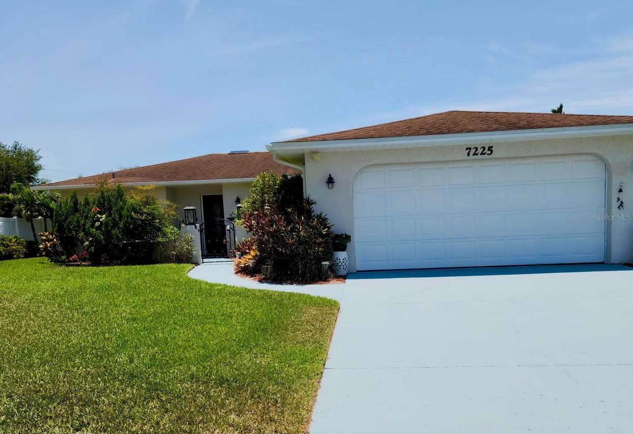 7225 8th Avenue Loop, Bradenton, FL 34209