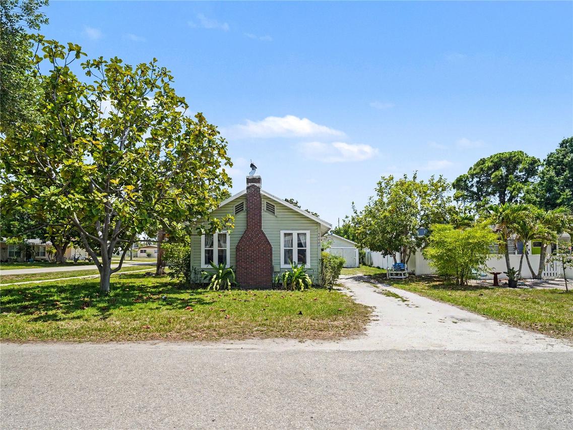 2222 Florinda St., Sarasota, FL 34231