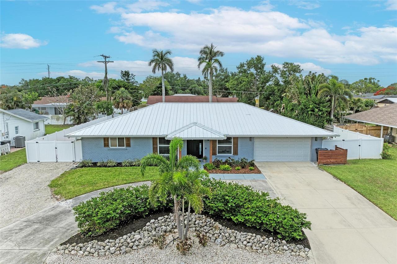 7611 18th Ave., Bradenton, FL 34209