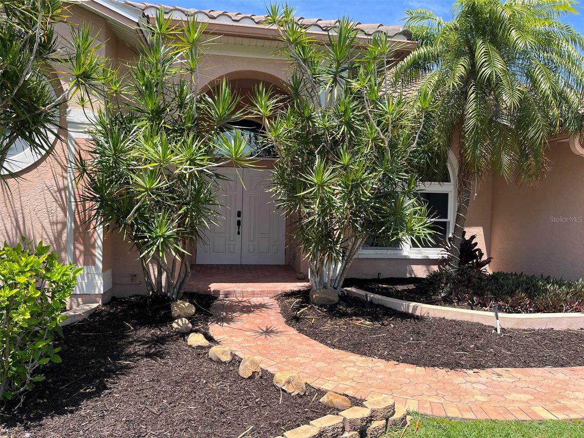 4221 Hearthstone Dr., Sarasota, FL 34238