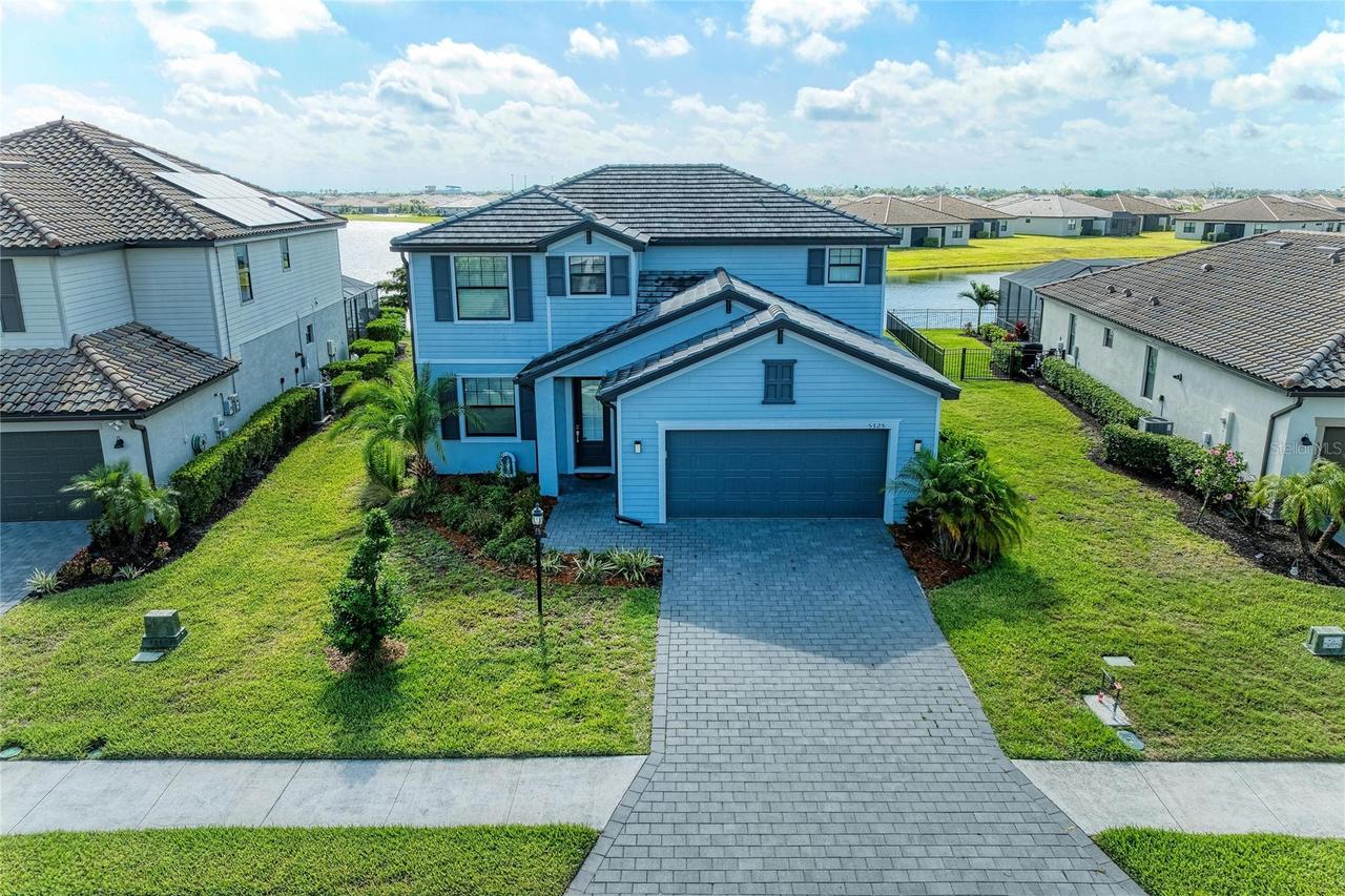 5325 Coral Reef Way, Bradenton, FL 34211