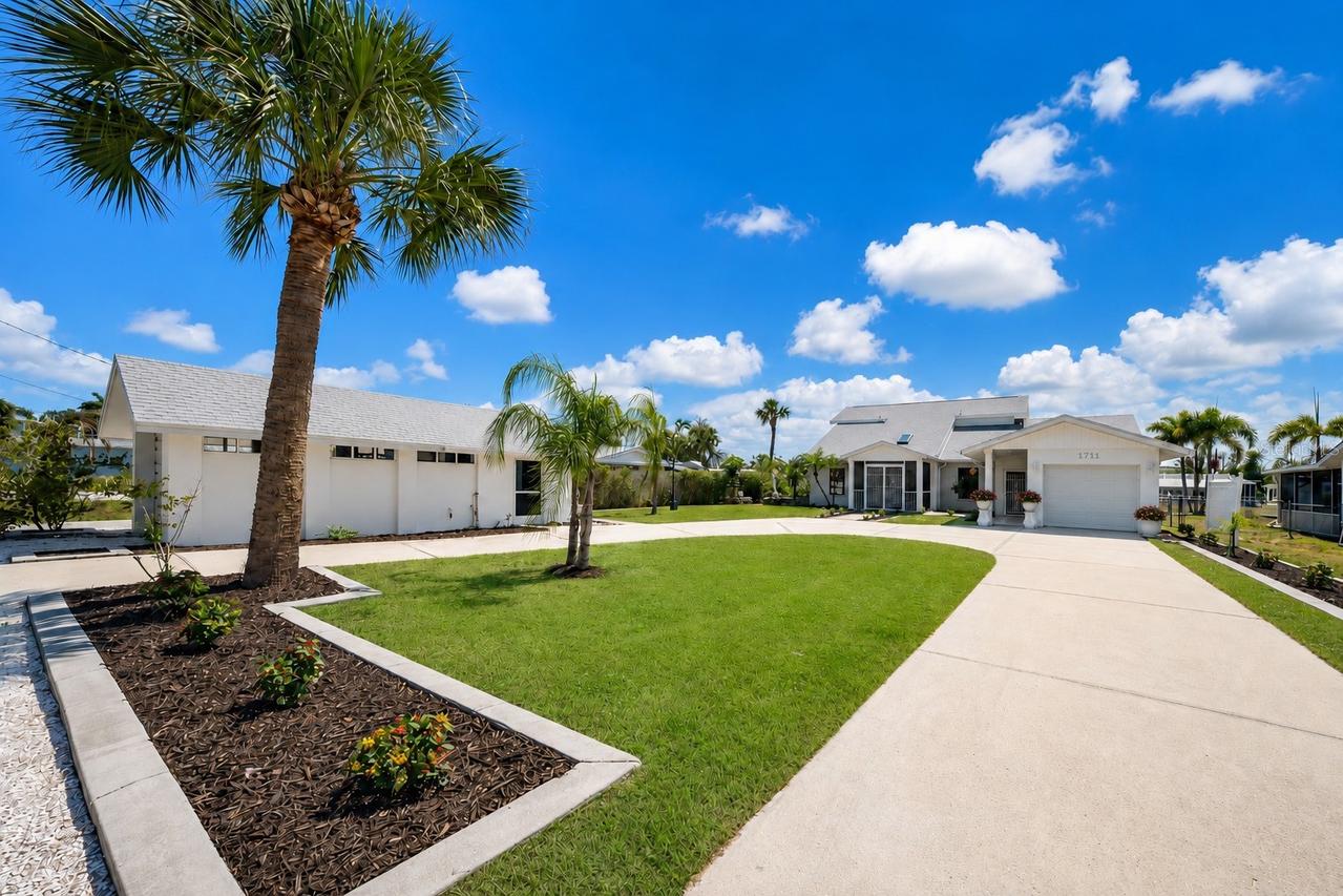1711 Riverside Dr., Englewood, FL 34223