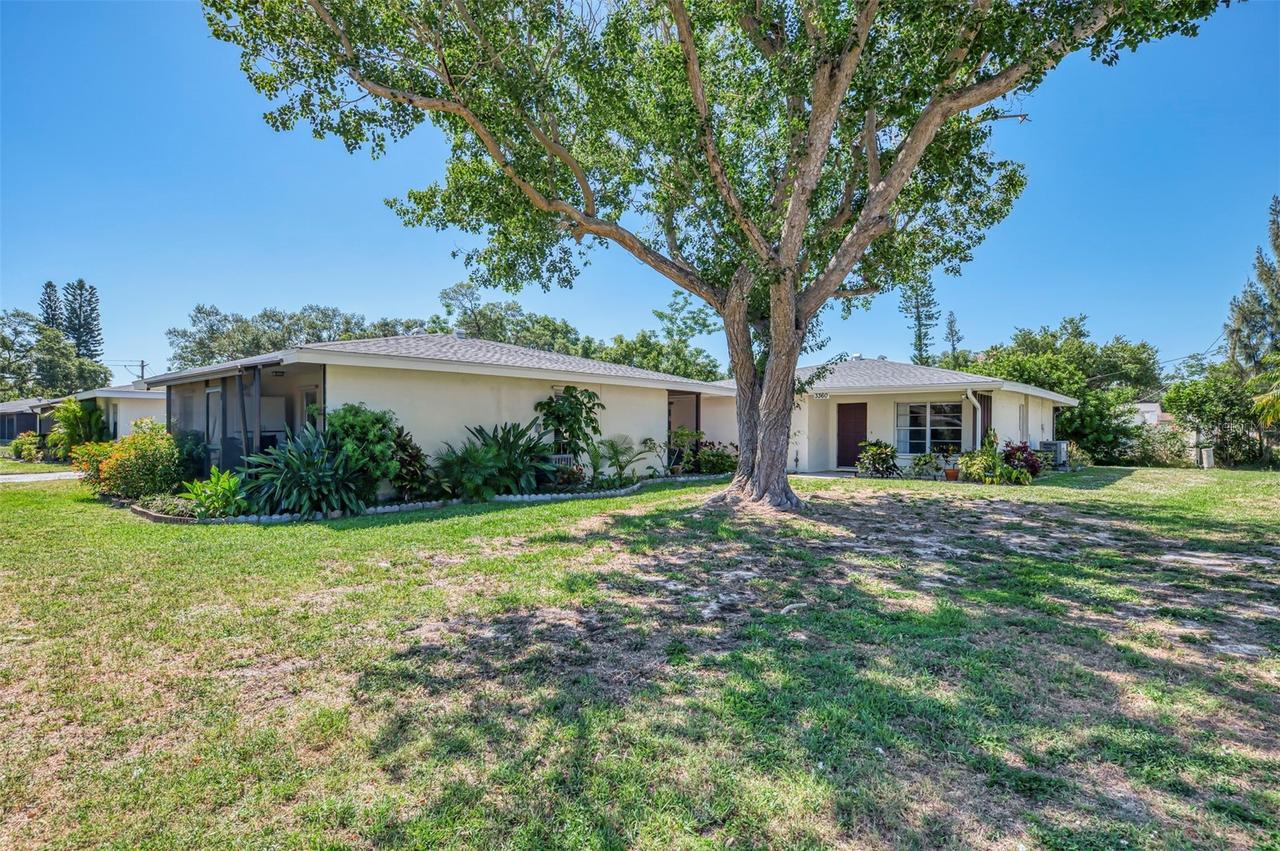 3360 Ramblewood Dr. #8, Sarasota, FL 34237