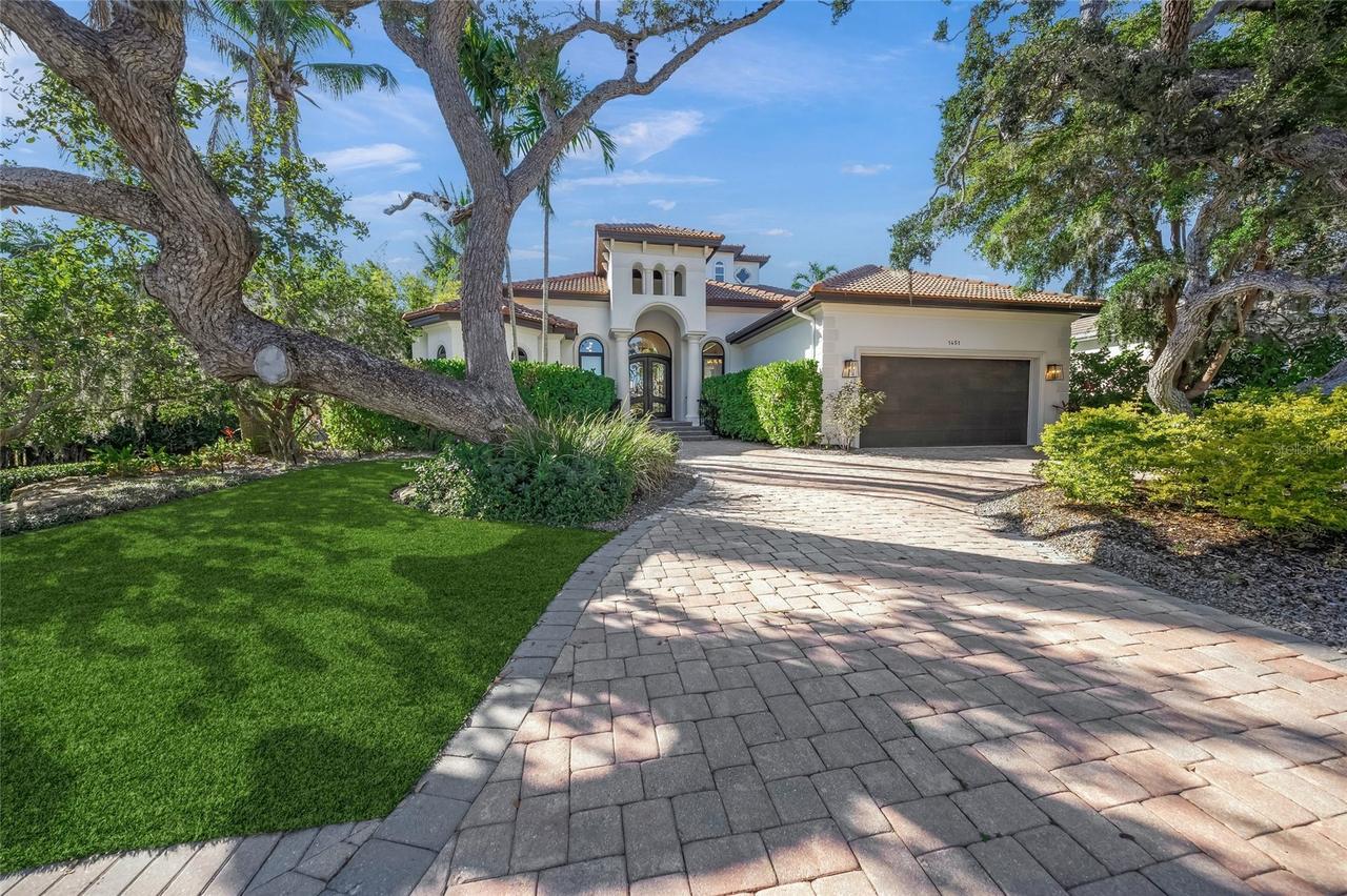 1451 Rebecca Ln., Sarasota, FL 34231