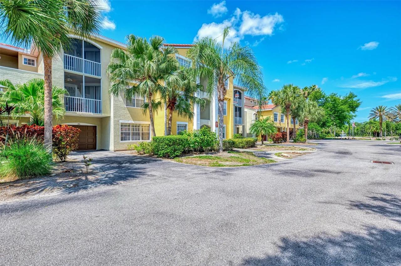 5450 Bentgrass Dr. #111, Sarasota, FL 34235