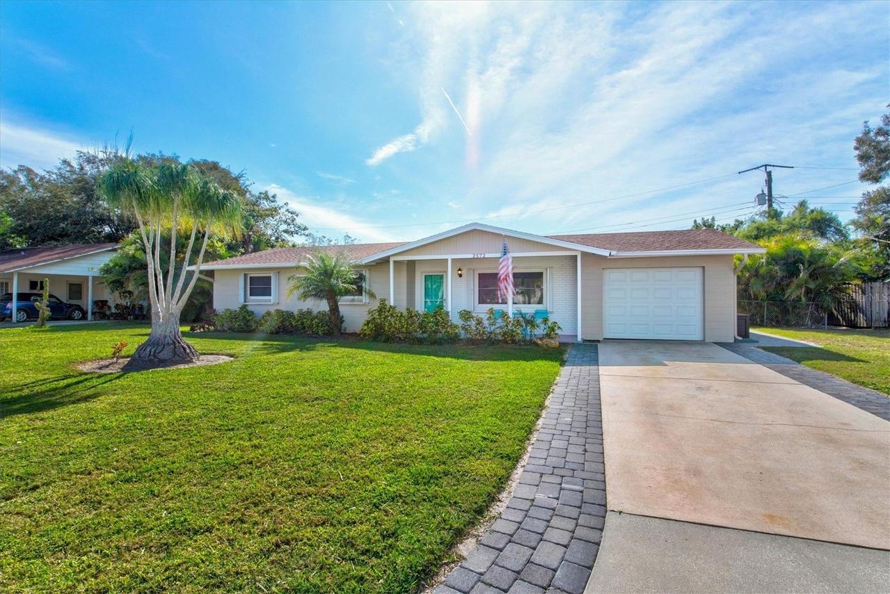 2572 Jefferson Cir., Sarasota, FL 34239