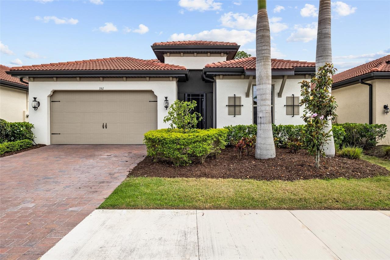 352 Toscavilla Blvd., Nokomis, FL 34275