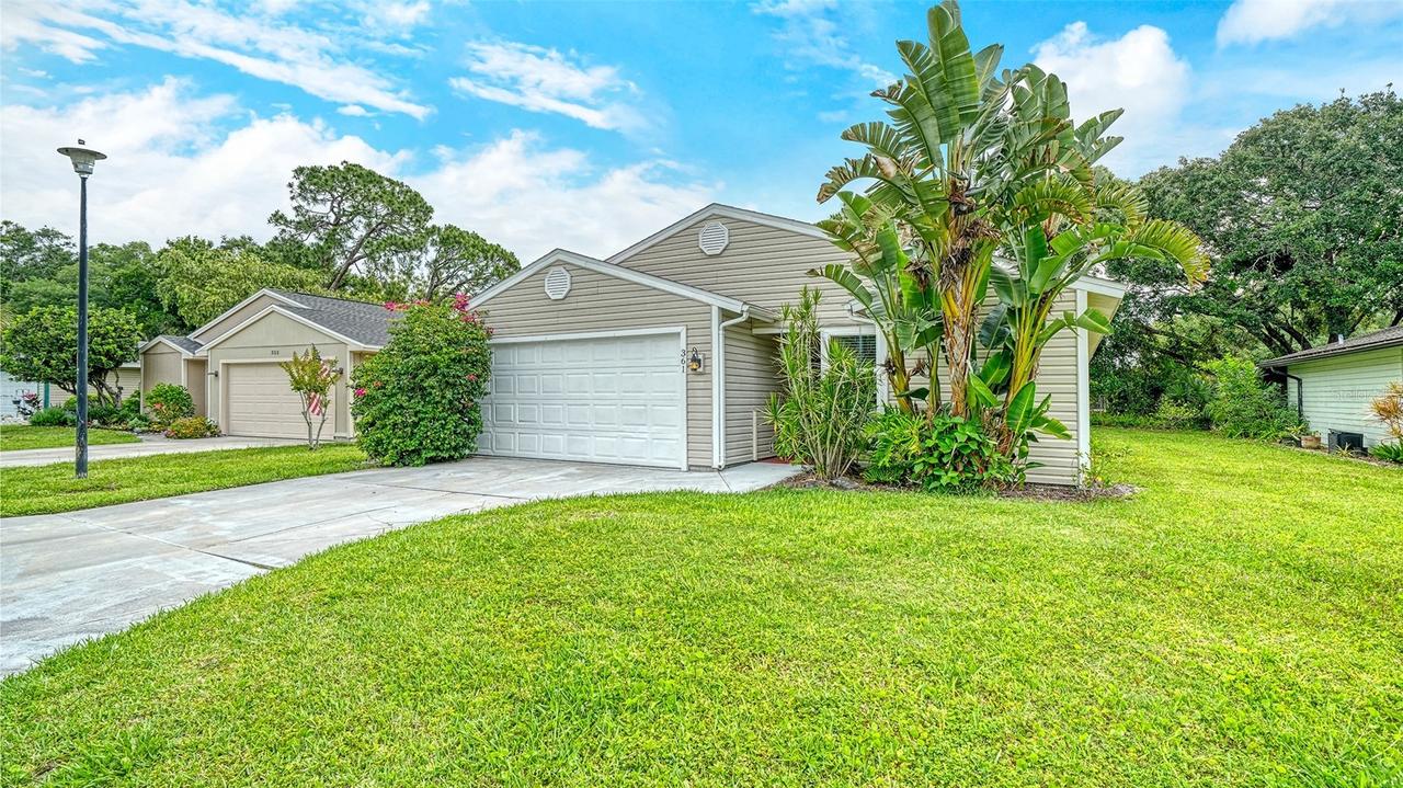 361 Bearded Oaks Cir., Sarasota, FL 34232