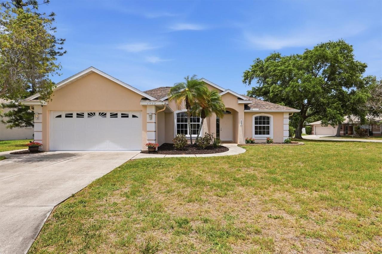 2405 49th Dr., Bradenton, FL 34203