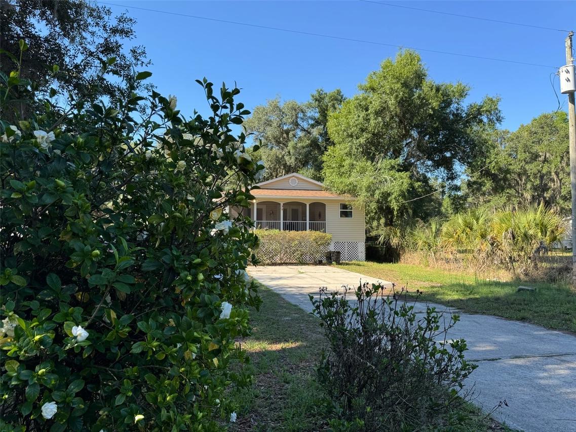 38932 Central Ave., Zephyrhills, FL 33540